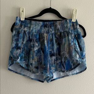 Lululemon Tracker Shorts V in Sun Dazed Multi Blue 10